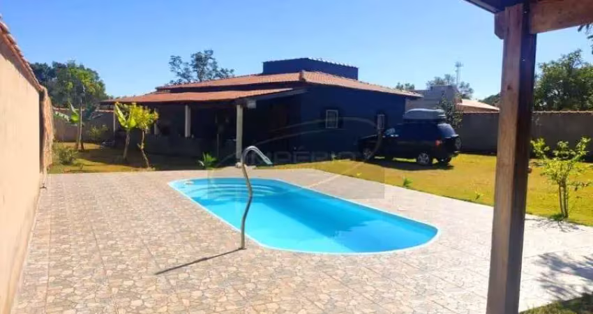 Casa com 2 quartos à venda na Rua das Dálias, O Estribo, Avaré