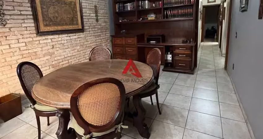 Casa com 4 quartos à venda na Rua Doutor Paulo de Oliveira Costa, 24, Centro, Jacareí