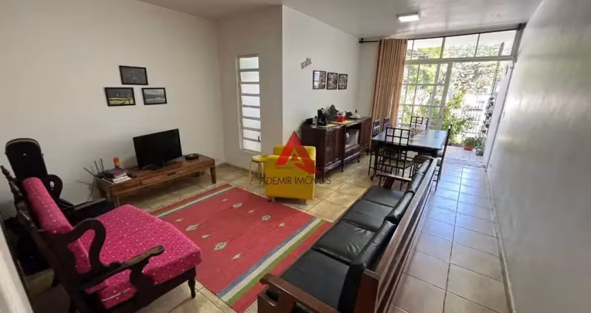 Casa com 3 quartos à venda no Centro, Jacareí 
