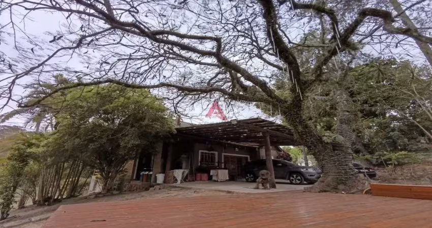 Casa em condomínio fechado com 4 quartos à venda no Condomínio Lagoinha, Jacareí 