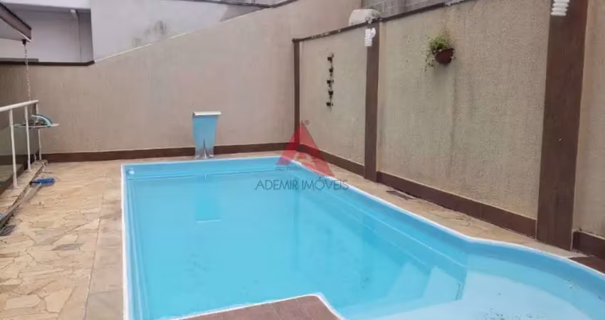 Casa em condomínio fechado com 3 quartos à venda no Jardim Crystal Park, Jacareí 