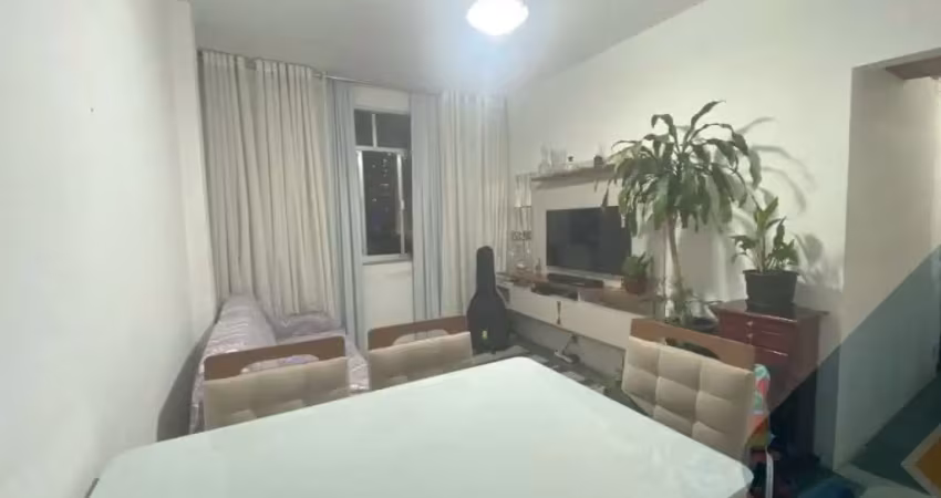 Apartamento à venda em icaraí, todo reformado, inclusive parte elétrica e hidráulica.