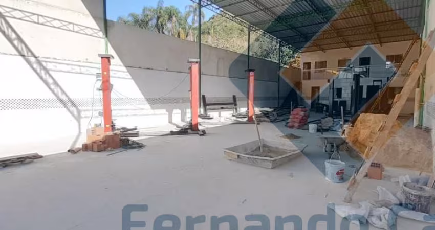 Loja comercial em Santa Rosa, Niterói-RJ: 5 salas, 5 banheiros, 500m² - Venda ou Locação!