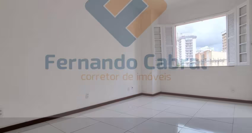 Sala comercial em condomínio para locação em Santa Rosa, Niterói-RJ: 3 salas, 2 banheiros, 60m² de área