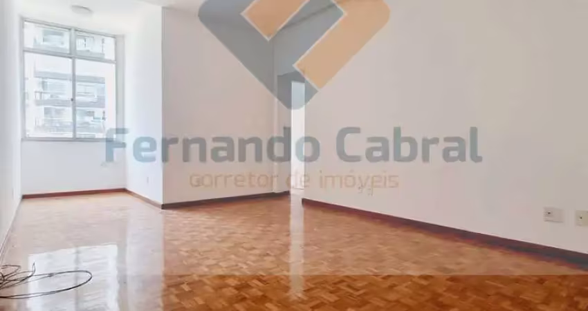 Apartamento à venda em icaraí, niterói-rj: 2 quartos, 1 sala, 2 banheiros, 1 vaga de garagem, 80m².
