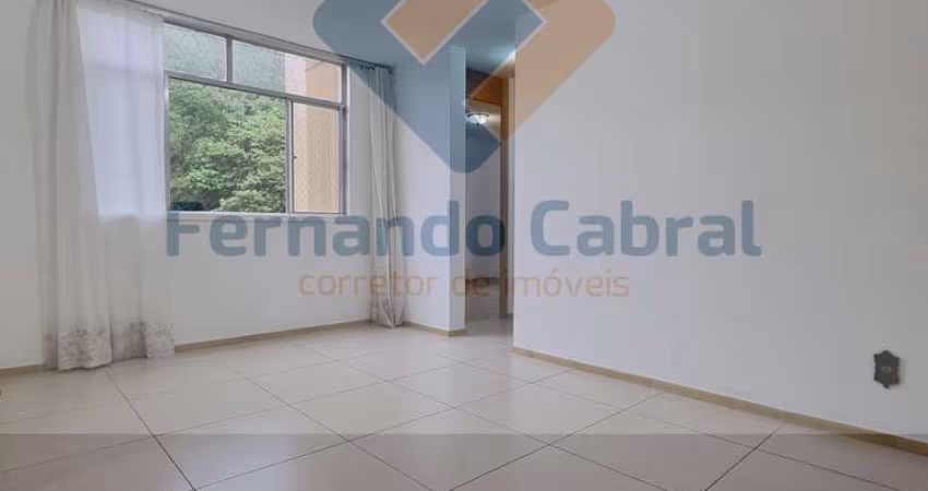 Apartamento à venda em Niterói-RJ, Santa Rosa: 2 quartos, 1 sala, banheiro, 1 vaga, 64m² de área. Venha conferir!