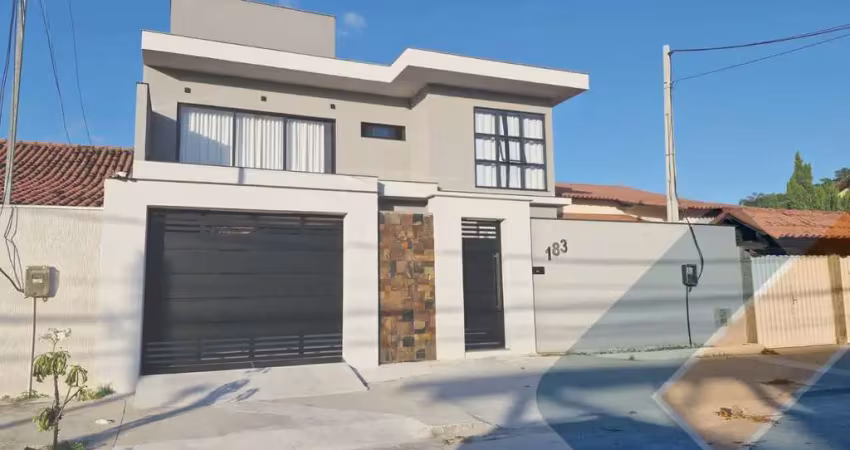 Imperdível casa à venda em niterói-rj, bairro santo antônio: 3 quartos, 2 suítes, 2 salas, 4 banheiros, 4 vagas, 263m² área.