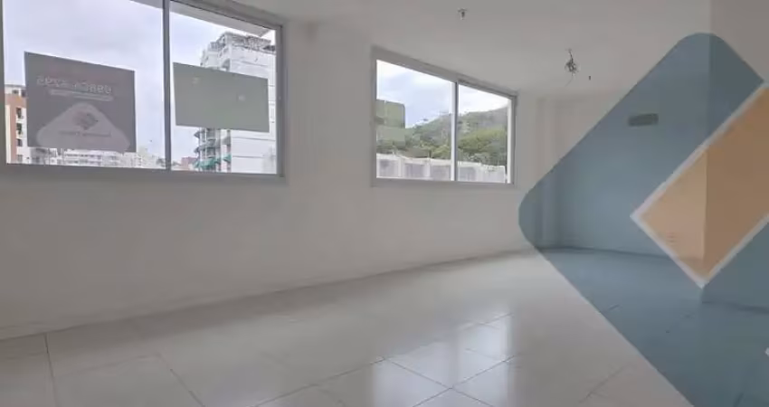 Locação de sala comercial em condomínio de alto padrão em santa rosa, niterói-rj: 1 sala, 1 banheiro, 1 vaga, 30,08m².