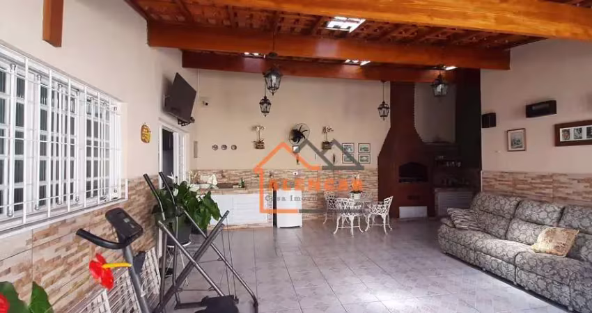 Sobrado ao lado da Estação Dom Bosco  com 3 dormitórios à venda, 180 m² por R$ 680.000 - Itaquera - São Paulo/SP
