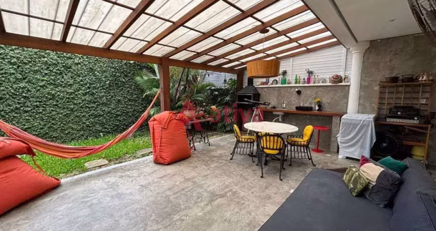 Casa tríplex com 4 quartos a venda no condomínio jardins de monet