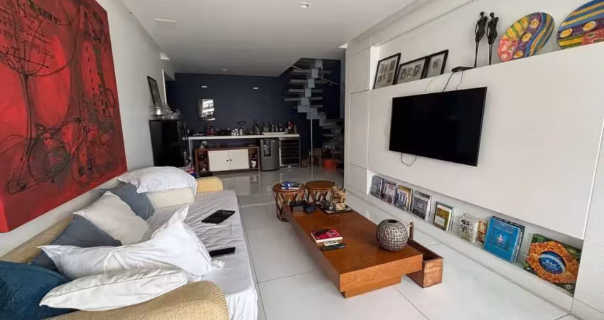 Cobertura em condomínio resort frente mar na barra da tijuca rio de janeiro.
