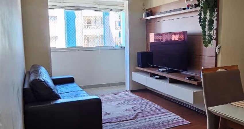 Apartamento de 90m2 com 03 dorms, suíte e 02 vagas na privilegiada Vila Gilda em Santo André.