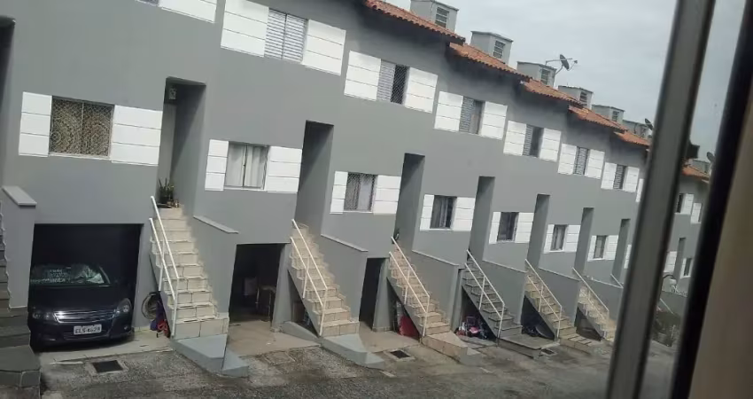 Sobrado em Condomínio Fechado no Bairro Pauliceia.