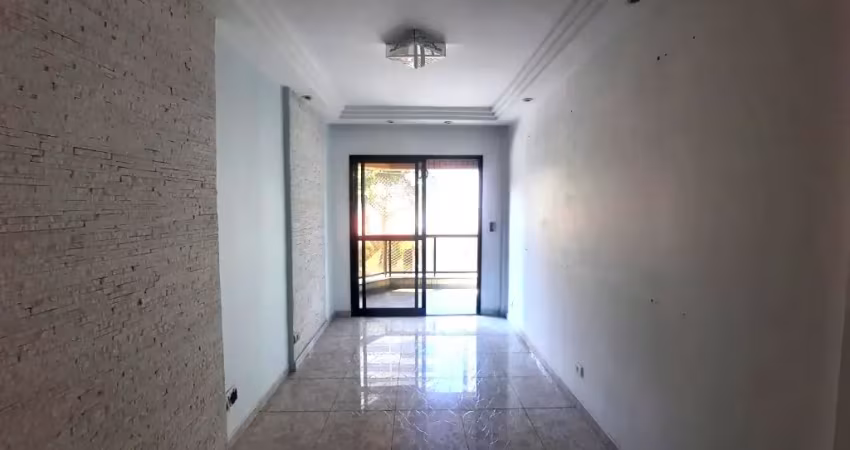 Apartamento com 3 quartos sendo 1 com suíte e 2 vagas.