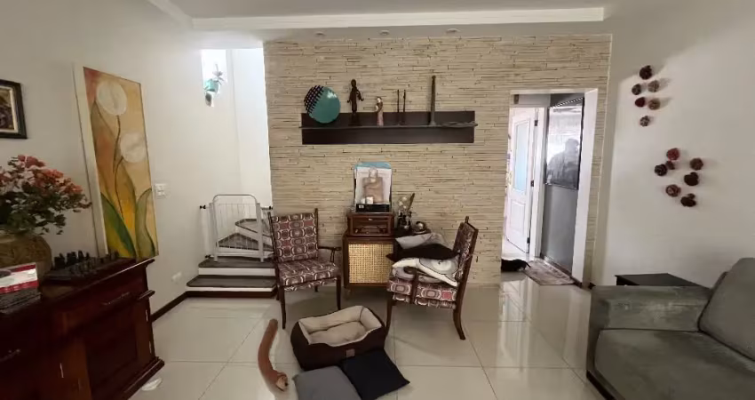 Casa com 3 quartos, 2  vagas e quintal com churrasqueira no bairro nova petropolis