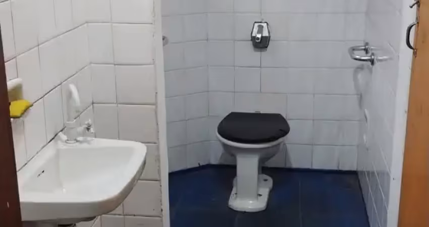 Sala comercial com 32 metros e otima localização no bairro taboão