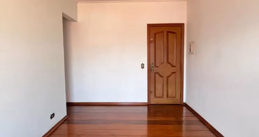 Apartamento clássico com 2 quartos e 1 vaga em excelente localização