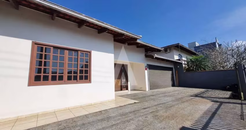 Casa residencial com 4 quartos  para alugar, 205.00 m2 por r$3600.00  - comasa - joinville/sc