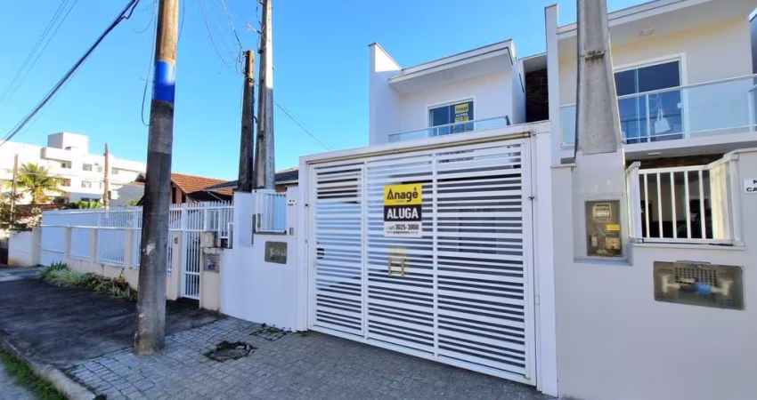 Casa residencial com 3 quartos  para alugar, 126.57 m2 por R$3100.00  - Guanabara - Joinville/SC