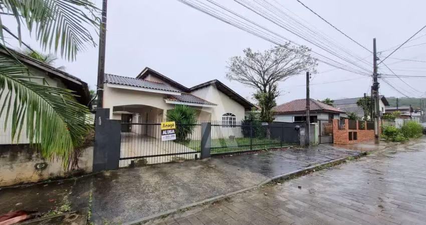 Casa residencial com 3 quartos  para alugar, 144.00 m2 por r$2250.00  - paranaguamirim - joinville/sc