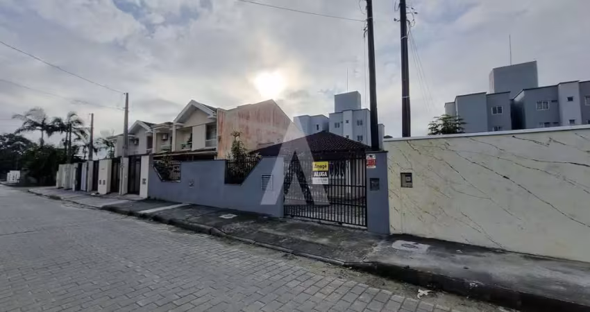 Casa residencial com 4 quartos  para alugar, 153.00 m2 por r$2600.00  - vila nova - joinville/sc