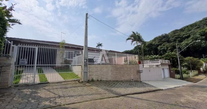 Um apartamento mobiliado de 01 quarto no américa.