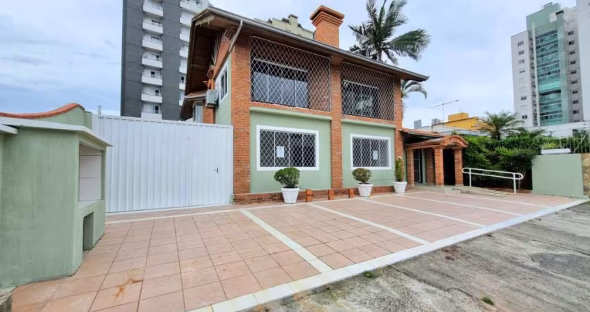 Casa comercial para alugar, 540.00 m2 por R$11000.00  - Anita Garibaldi - Joinville/SC
