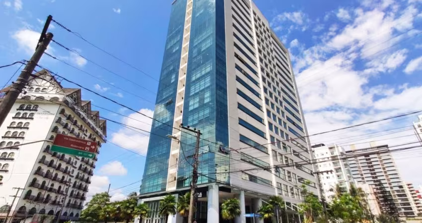 Sala para alugar, 38.44 m2 por R$3300.00  - Centro - Joinville/SC