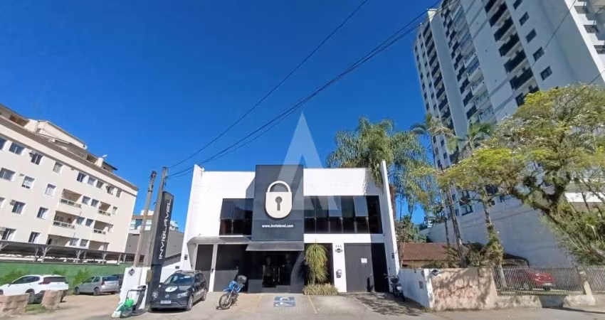 Casa residencial com 3 quartos  para alugar, 173.83 m2 por R$3790.00  - Santo Antonio - Joinville/SC