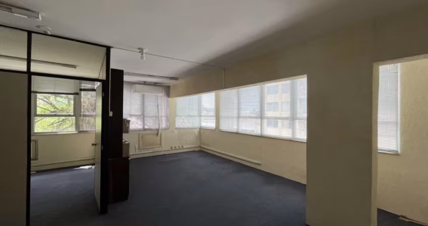 Sala para alugar, 48.56 m2 por R$1440.00  - Centro - Joinville/SC