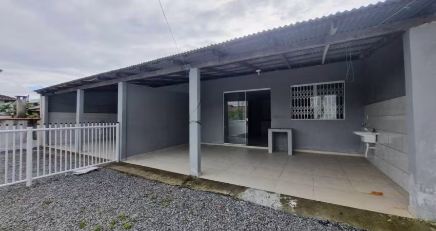Casa residencial com 2 quartos  para alugar, 60.00 m2 por R$1400.00  - Espinheiros - Joinville/SC