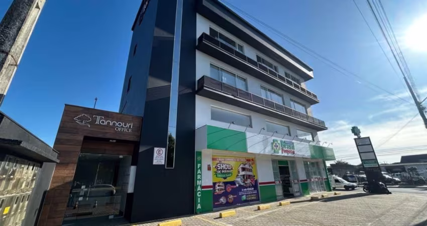 Sala para alugar, 33.00 m2 por R$1500.00  - Iririu - Joinville/SC