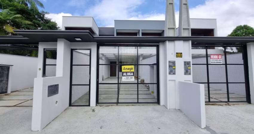 Casa residencial com 3 quartos  para alugar, 132.00 m2 por R$5500.00  - Bom Retiro - Joinville/SC