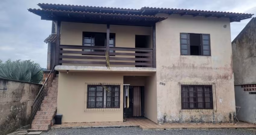 Casa residencial com 2 quartos  para alugar, 73.00 m2 por R$1670.00  - Jardim Iririu - Joinville/SC