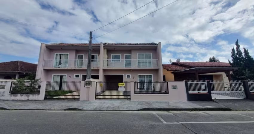 Geminado com 2 quartos, 2 bwc social, cozinha, área de serviço, sacada com churrasqueira e 1 vaga coberta