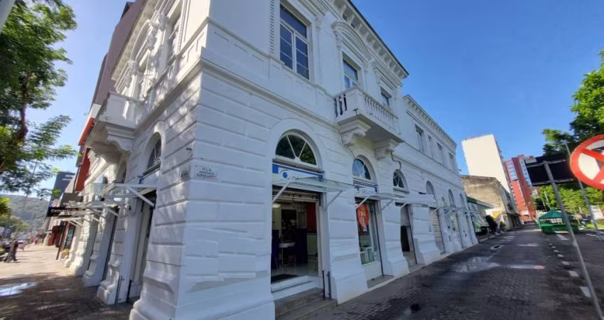 Sala para alugar, 54.30 m2 por R$1080.00  - Centro - Joinville/SC