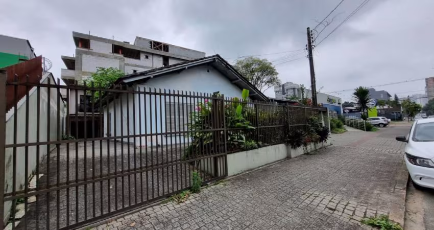 Casa comercial com 1 quarto  para alugar, 140.00 m2 por R$4700.00  - America - Joinville/SC