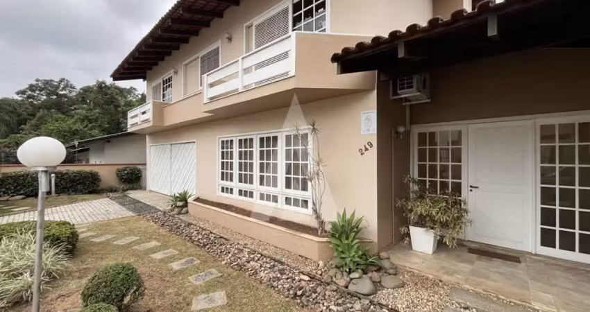 Casa residencial com 5 quartos  para alugar, 462.15 m2 por r$8000.00  - bom retiro - joinville/sc