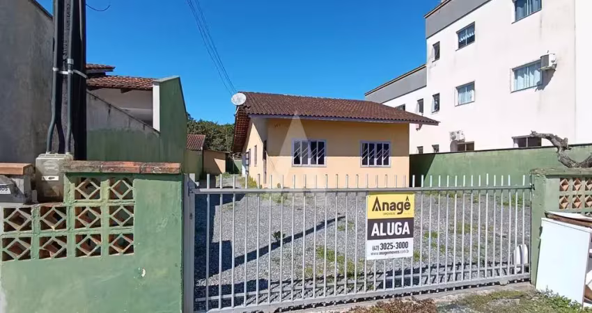 Casa residencial com 3 quartos  para alugar, 97.92 m2 por r$1700.00  - espinheiros - joinville/sc
