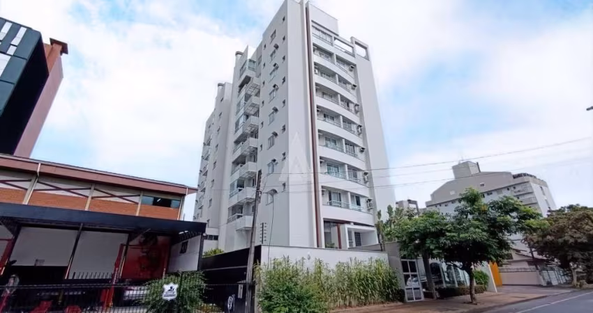 Apto com 1 quarto, 1 suite, sala de estar e jantar, cozinha, 1 bwc social, área de serviço e sacada com churrasqueira