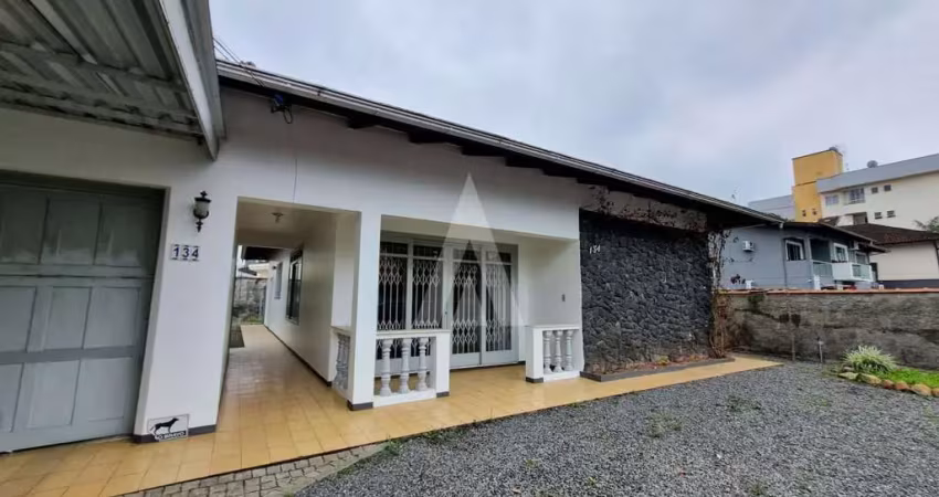 Casa residencial com 3 quartos  para alugar, 149.29 m2 por r$3100.00  - saguacu - joinville/sc