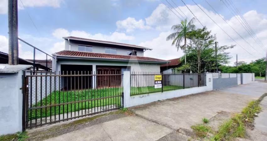 Casa residencial com 3 quartos  para alugar, 230.30 m2 por R$3500.00  - Boa Vista - Joinville/SC