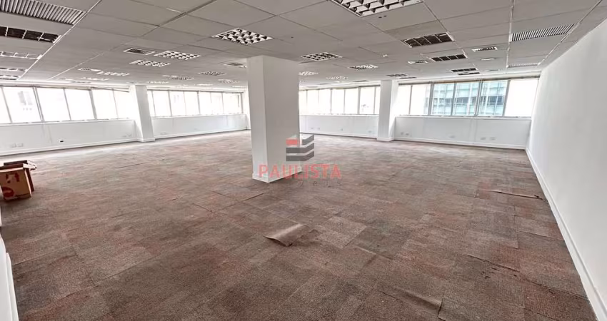 Andar corporativo VENDA de 189 m2 a/u de vão livre com 3 banheiros, 1 copa, 4 vagas  Cerqueira Césa