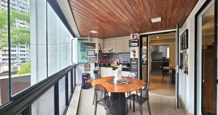 Apartamento à venda em uma das ruas mais agradáveis da parte baixa dos Jardins.