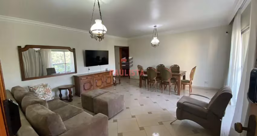 Apartamento amplo, 3 dormitórios, totalmento mobiliado, 3 vagas, lazer, de frente para uma praça.