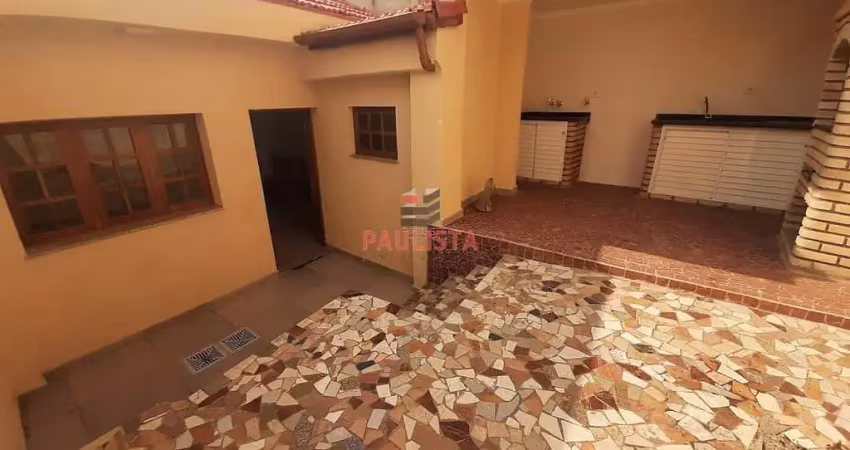Sobrado com 2 dormitórios, 2 vagas de garagem, recém reformada na  vila oratório.