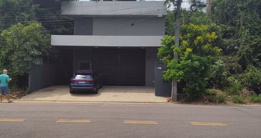 Vendo este galpão próximo ao aeroporto com messanino e sala de reunião
