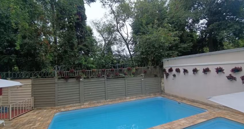 Duplex quatro dormitórios (sendo 2 suítes)