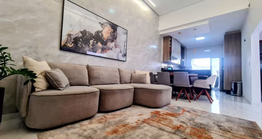 Linda casa, com 3 quartos, à venda no condomínio Horto Florestal, Sorocaba SP
