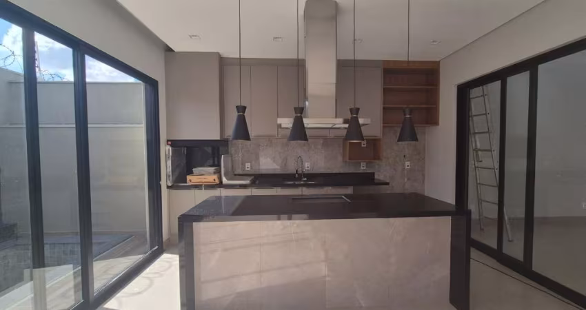 Casa à venda no Condomínio Valência pronta para morar